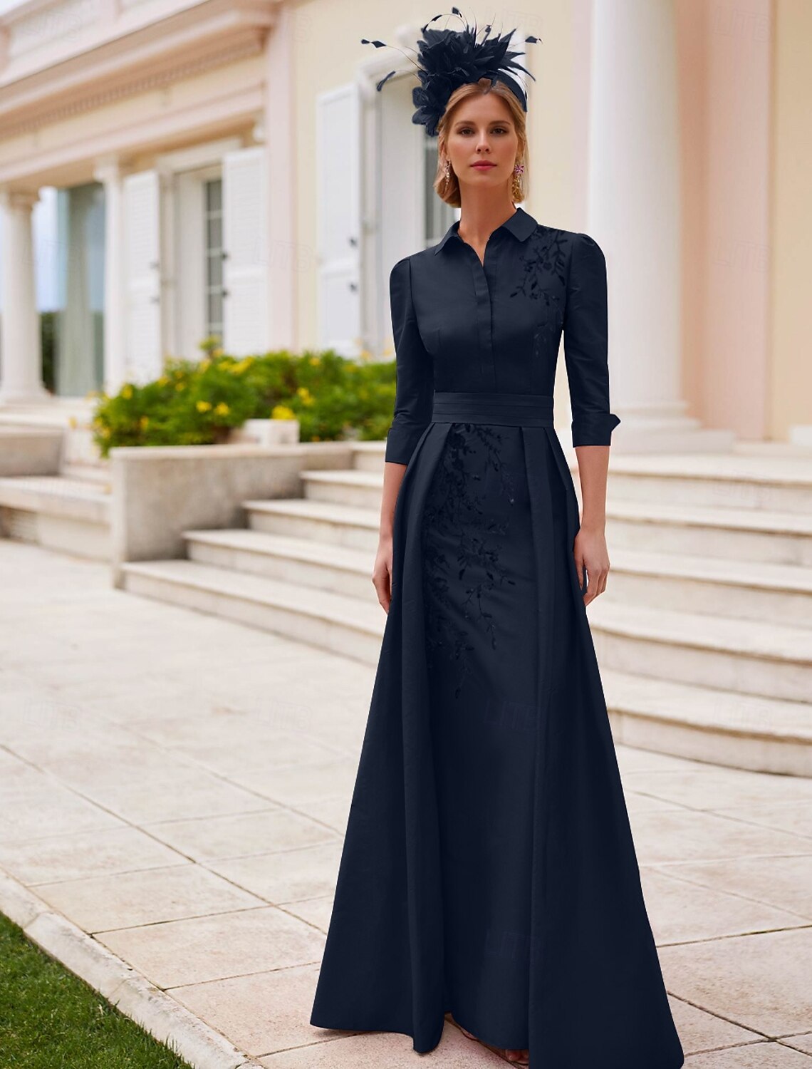 Buyishang A-Line Mother of the Bride Dress Elegant Vintage V Neck Asymmetrical Satin 3/4 Length Sleeve with Lace Appliques Solid Color